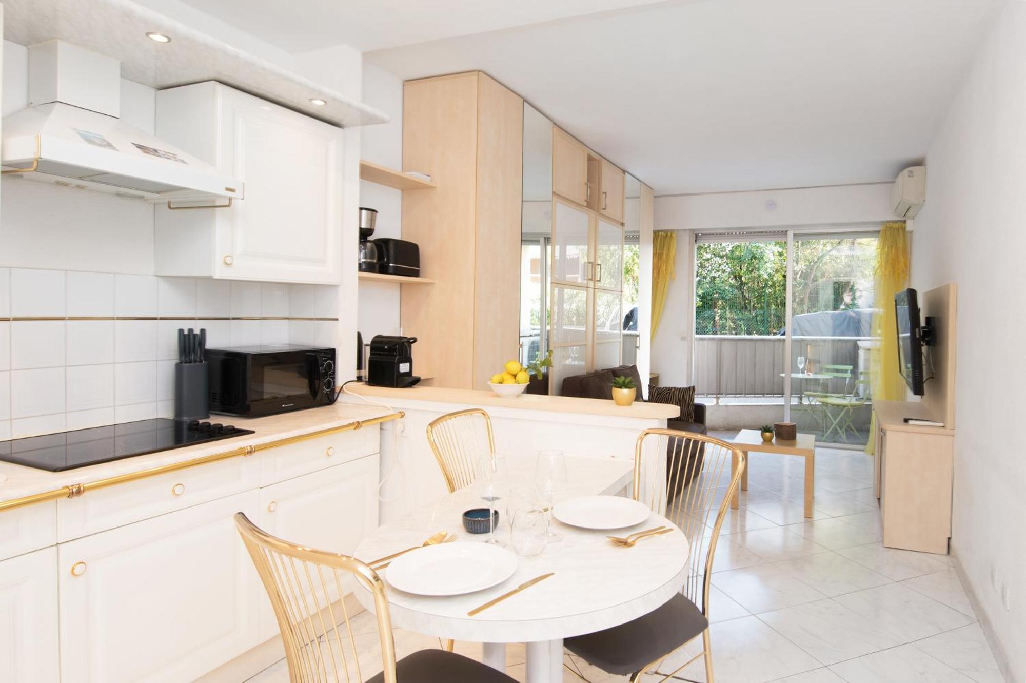 Cosy Studio - Residence Front De Mer - Ментона Экстерьер фото
