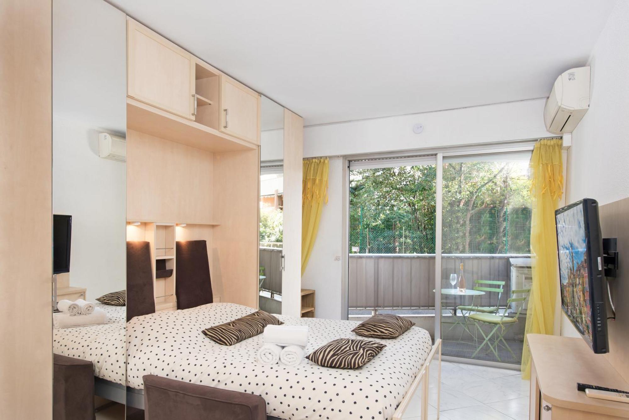 Cosy Studio - Residence Front De Mer - Ментона Экстерьер фото