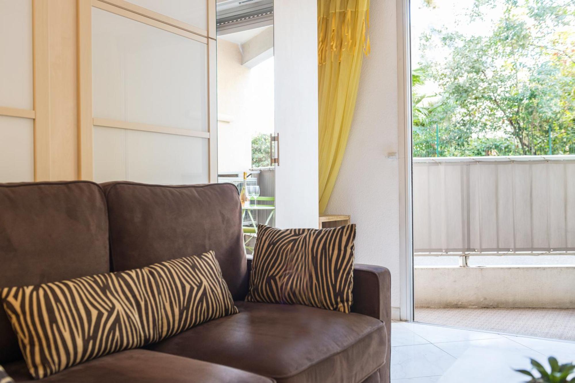 Cosy Studio - Residence Front De Mer - Ментона Экстерьер фото